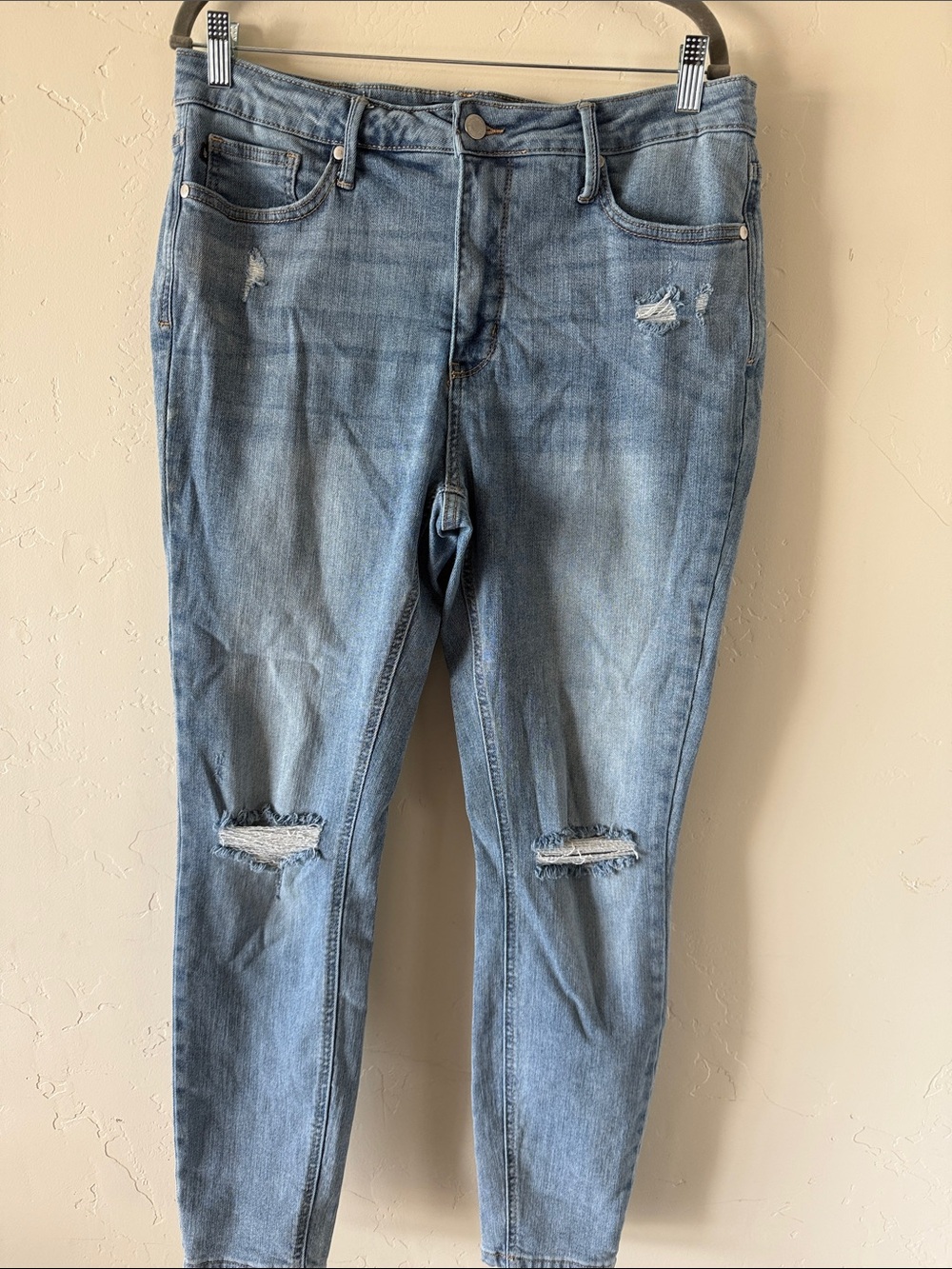 Judy Blue Light Blue Skinny Jeans with Knee Rips